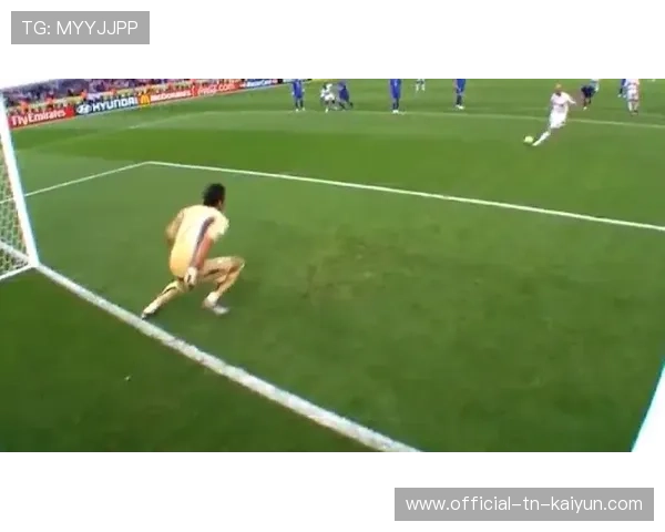 守门员扑点球策略课：心理博弈与读步伐练习