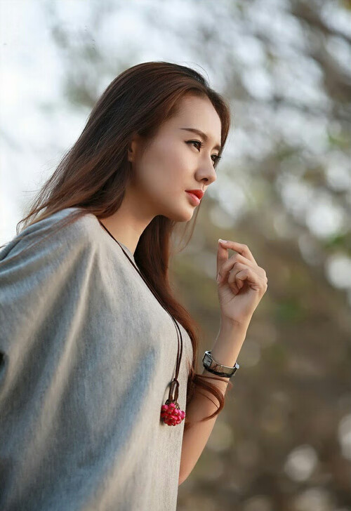 “新加坡游泳池热浪袭来,世界游泳锦标赛赛事精彩纷呈”